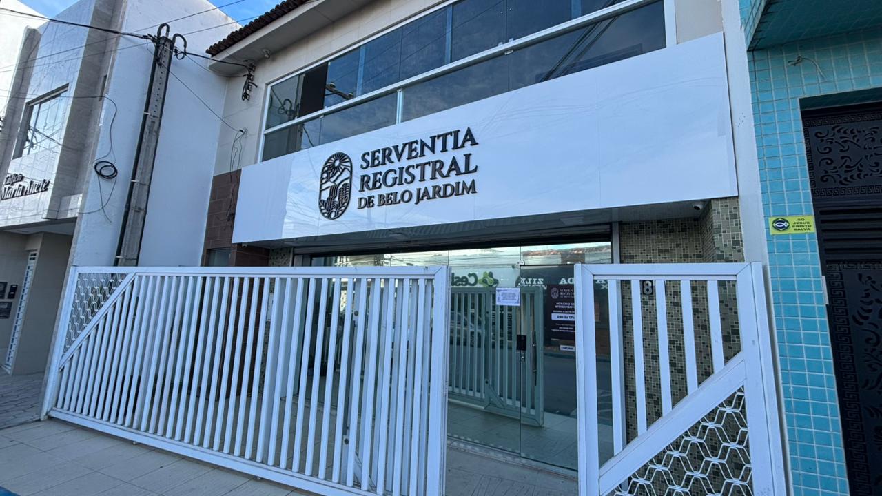 Evento histórico em Belo Jardim. Entrega de títulos de regularização fundiária e modernização da Serventia Registral.