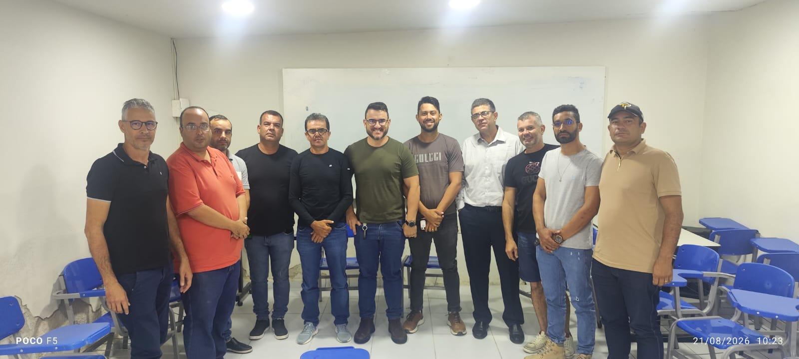 Oficial da Serventia Registral de Belo Jardim se reúne com construtores e corretores de imóveis em encontro institucional na CDL de Belo Jardim